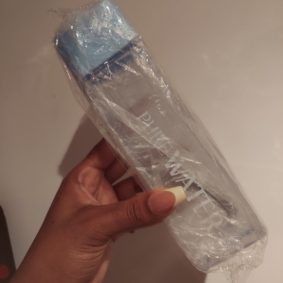 Blue water bottle (ADD ON ITEM) - Picture 3 of 3